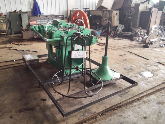 قطر منفذ 0.8-5mm معدات سحب الأسلاك مع نظام تبريد المياه ومحرك كهربائي 18.5-30KW